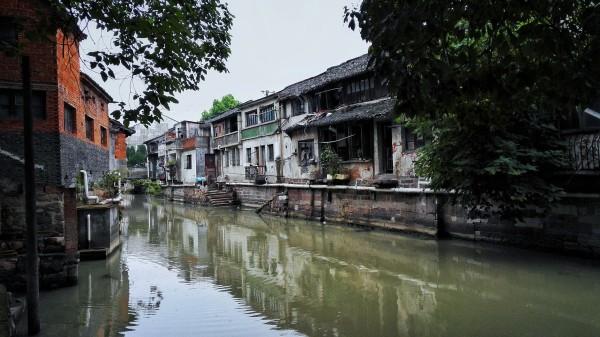 中国智慧能源盘中异动 早盘股价大跌9.52%